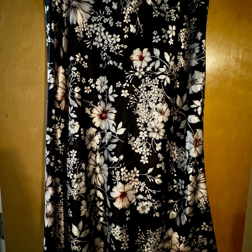 Floral A-Line Midi Skirt in Black and White